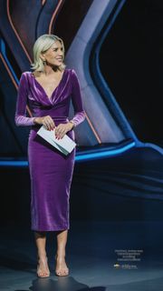 Charissa Thompson feet photo thumbnail