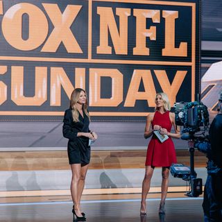 Charissa Thompson feet photo thumbnail