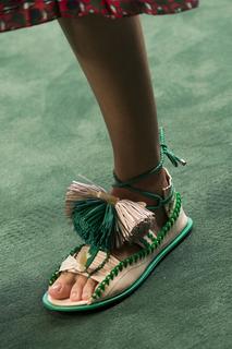 Charlee Fraser feet photo 4