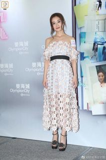 Charlene Choi feet photo 11