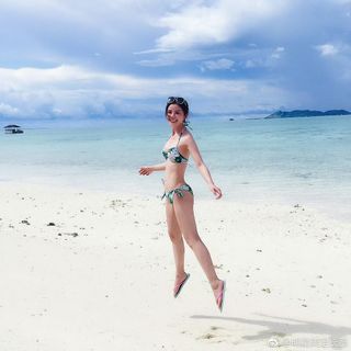 Charlene Choi feet photo 10