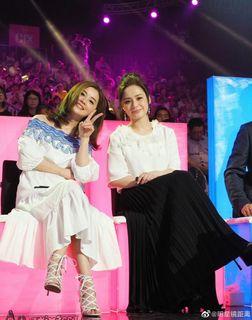 Charlene Choi feet photo 4