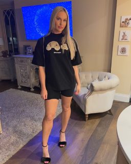 Charley Hull feet photo 4