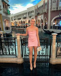 Charley Hull feet photo 9
