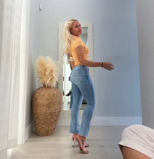 Charley Hull feet photo 7