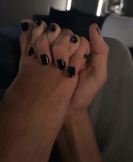 Charli D'Amelio feet photo thumbnail