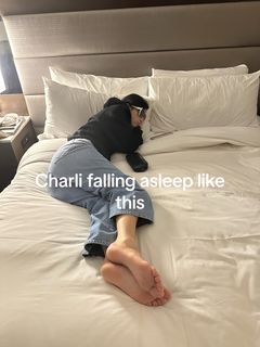 Charli D'Amelio feet photo thumbnail