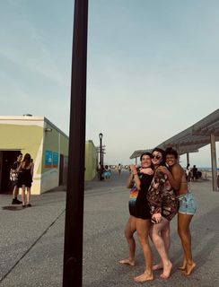 Charli D'Amelio feet photo thumbnail