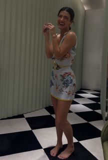 Charli D'Amelio feet photo thumbnail