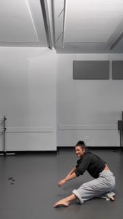 Charli D'Amelio feet photo thumbnail