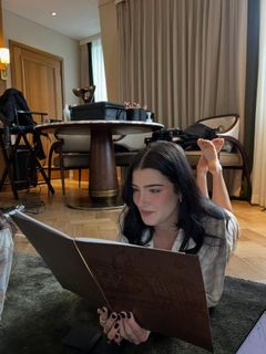 Charli D'Amelio feet photo thumbnail