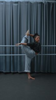 Charli D'Amelio feet photo thumbnail