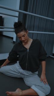 Charli D'Amelio feet photo thumbnail