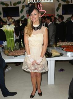 Charli Robinson feet photo thumbnail