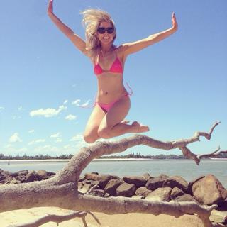 Charli Robinson feet photo thumbnail