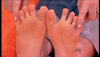 Charli Robinson feet photo thumbnail
