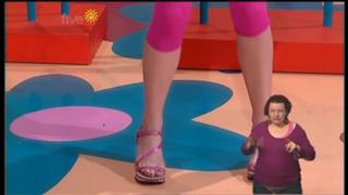 Charli Robinson feet photo thumbnail