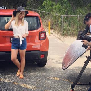 Charli Robinson feet photo thumbnail