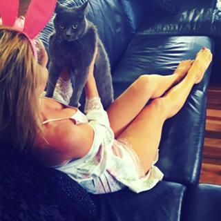 Charli Robinson feet photo thumbnail