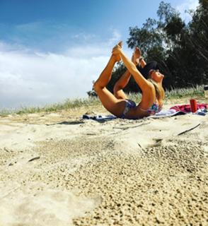 Charli Robinson feet photo thumbnail