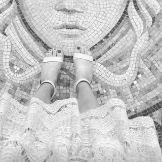 Charli Robinson feet photo thumbnail