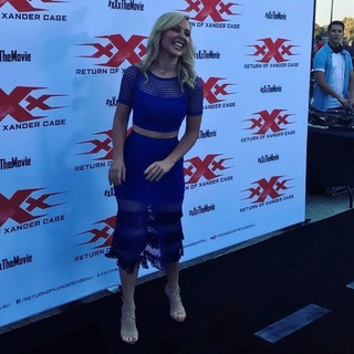 Charli Robinson feet photo thumbnail