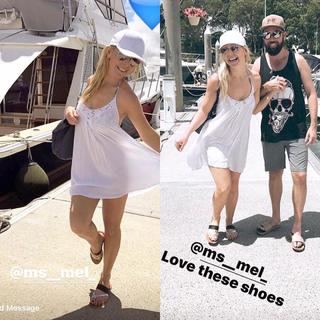 Charli Robinson feet photo thumbnail