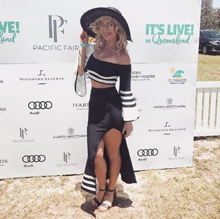 Charli Robinson feet photo thumbnail