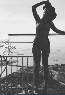 Charli Robinson feet photo thumbnail