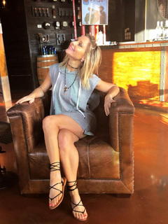 Charli Robinson feet photo thumbnail