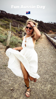 Charli Robinson feet photo thumbnail