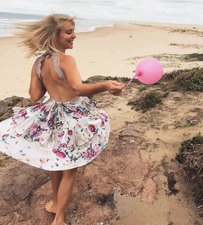 Charli Robinson feet photo thumbnail