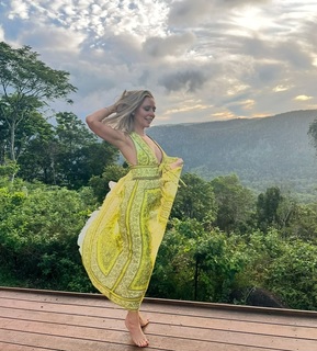 Charli Robinson feet photo thumbnail