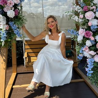 Charli Robinson feet photo thumbnail