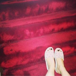 Charli XCX feet photo thumbnail