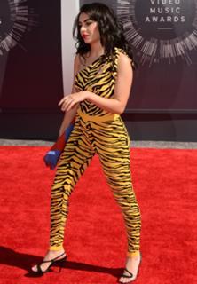 Charli XCX feet photo thumbnail