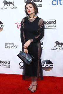 Charli XCX feet photo thumbnail