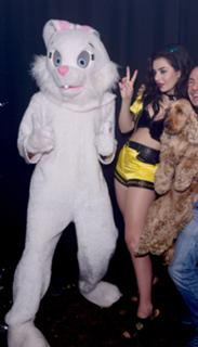 Charli XCX feet photo thumbnail