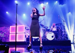 Charli XCX feet photo thumbnail