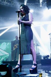 Charli XCX feet photo thumbnail