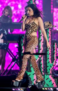 Charli XCX feet photo thumbnail