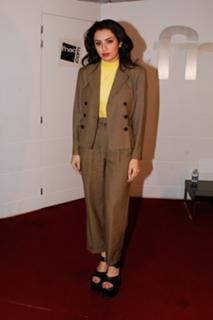 Charli XCX feet photo thumbnail