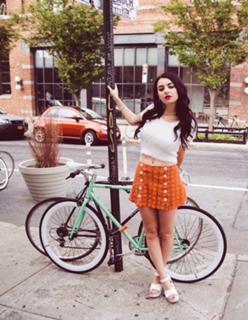 Charli XCX feet photo thumbnail