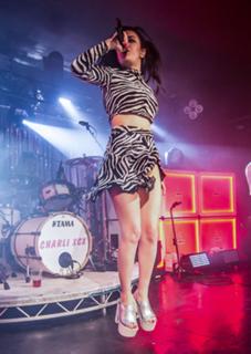 Charli XCX feet photo thumbnail