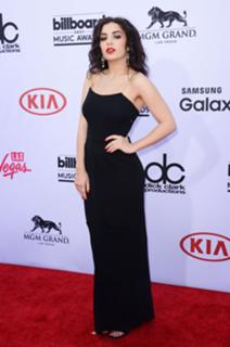 Charli XCX feet photo thumbnail