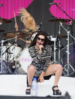 Charli XCX feet photo thumbnail