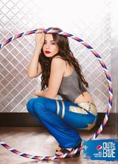 Charli XCX feet photo thumbnail