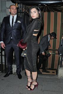 Charli XCX feet photo thumbnail