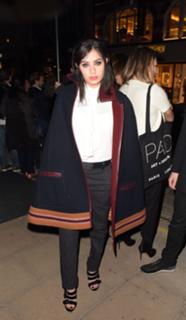 Charli XCX feet photo thumbnail