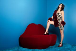 Charli XCX feet photo thumbnail
